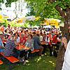 Lippertsreuter Ortsvorsteher Siegfried Hanßler begrüßt die Gäste zum Dorffest. 2020 und 2021 war es aufgrund von Corona ausgefallen.