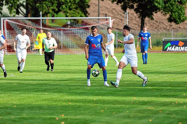 Bild 20: FC Erzingen gewinnt Derby beim SV Jestetten vor 400 Zuschauern mit 3:1 – und wir haben Fotos!