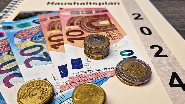 Wofür soll Bad Säckingen 2024 Geld ausgeben? Mit den Anträgen der Gemeinderatsfraktionen biegen die Haushaltsberatungen der Stadt auf ...