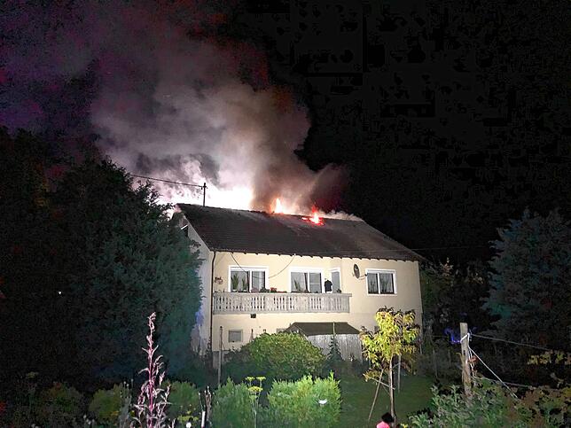 Ein Bewohner wurde bei dem Brand verletzt.
