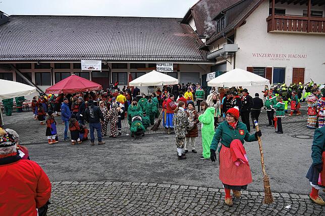 Bild 1: Die schönsten Bilder der Party in Hagnau zu &bdquo;111 Jahre Narrenzunft Eule&ldquo;