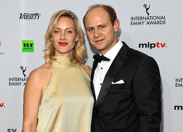Anna Schudt (links) mit Ehemann Moritz Führmann bei der Verleihung der 46. International Emmy Awards 2018.