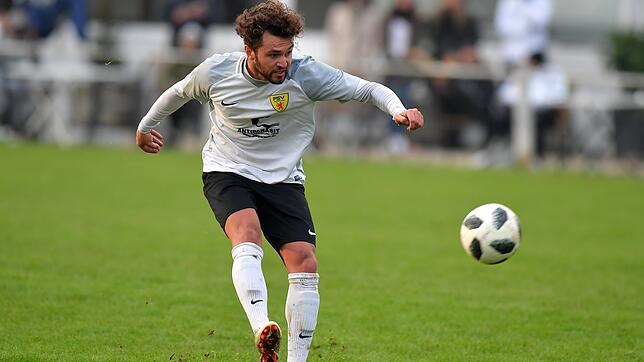 Glücklos: Spielertrainer Anton Weis und der FSV Rheinfelden warten weiter auf den ersten Punkt in dieser Saison. Im dritten Saisonspiel ...