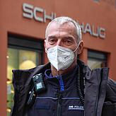 Bernd Oser ermittelte vor Ort. Als Brandursache konnte schließlich ein Adventskranz ausgemacht werden.