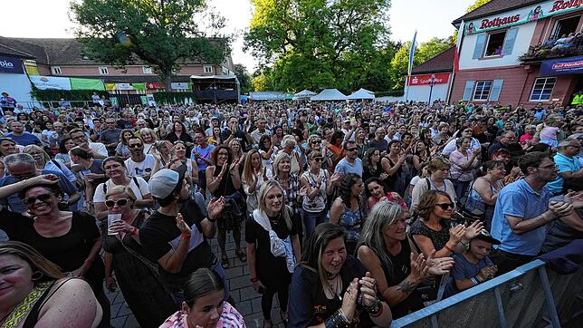 Wenn das Wetter passt, ist der Bad Dürrheimer Rathausplatz voll, wie hier bei der Sommersinnfonie im vergangenen Jahr.