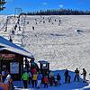 Können die Skilifte in der Region im kommenden Winter öffnen? Und wenn ja, unter welchen Voraussetzungen können Liftgäste wie hier auf ...