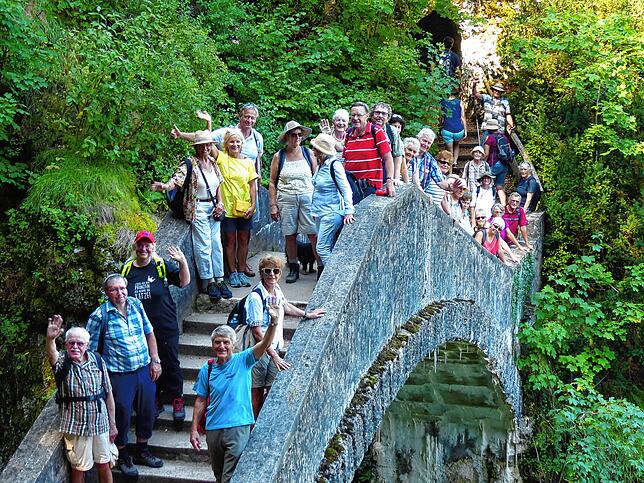 Himmlisch fanden die Teilnehmer die zweite Tour der „Wanderlust“ – auch auf der Teufelsbrücke, die oberhalb der Donau ...