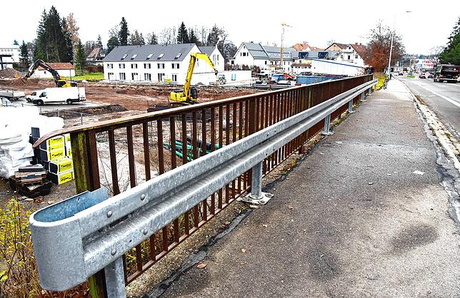 Diese Brücke in der Richthofenstraße wird 2024 mit Zuge der Straßensanierung ebenfalls saniert.
