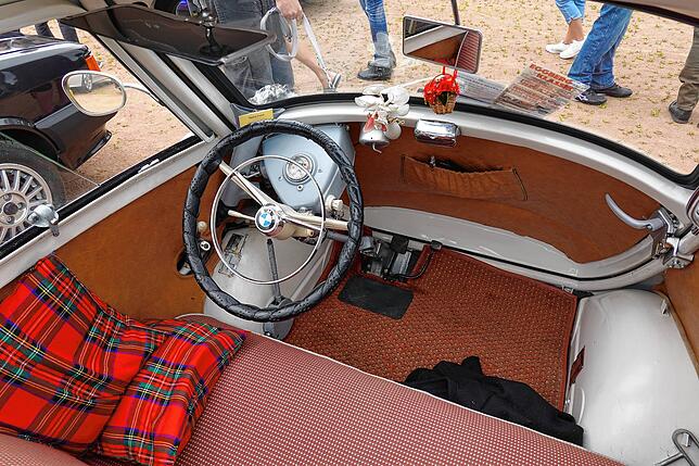Bild 23: Hotzenwald: Oldtimer-Treffen mit Live-Musik