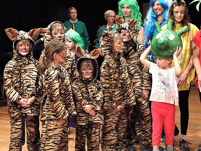 Bild 28: Bilder des Kinderballs der Narrizella Ratoldi im Milchwerk.