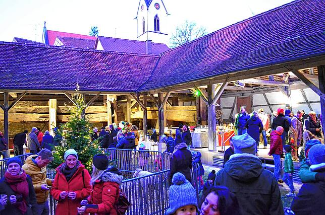 In Steißlingen kehrt der Weihnachtsmarkt in gewohnter Form und Größe – wie hier auf unserem Bild von 2019 – ebenfalls in die ...