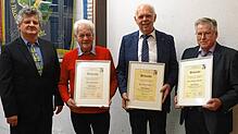 Sie wurden von Abteilungskommandant Andreas Hausy zu Ehrenmitgliedern ernannt: Otto Schultis, Gerhard Albiez und Gebhard Granacher (von ...