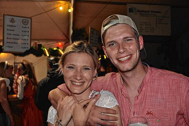 Bild 8: Vollgasstimmung war bei der Dirndl- und Lederhosenparty in Leimbach