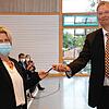 Sandra Bialk (links) verfügt über alle Schlüsselqualifikationen als Konrektorin der Grundschule Wald. Schulleiter Walter Beyer (rechts) ...
