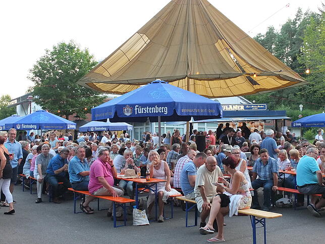 Niedereschach, Eschachhalle, Do/Fr, 25./26.7., 18 Uhr: Mit Beginn der Sommerferien startet das Eschachfestival am Donnerstag mit dem ...