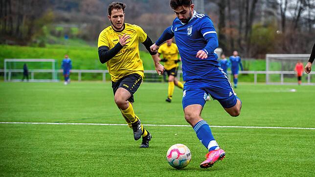 Auf ihn ist Verlass: Francesco Lo Presti (rechts) erzielte beim 4:1 gegen den VfR Horheim-Schwerzen die 2:1-Führung. Hier lässt er ...