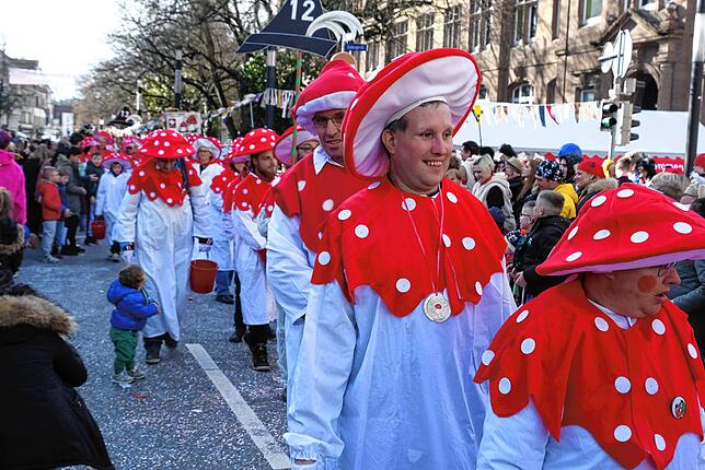 Bild 22: Bilder vom großen Fasnet Samschdig-Umzug der Poppele-Zunft (2)