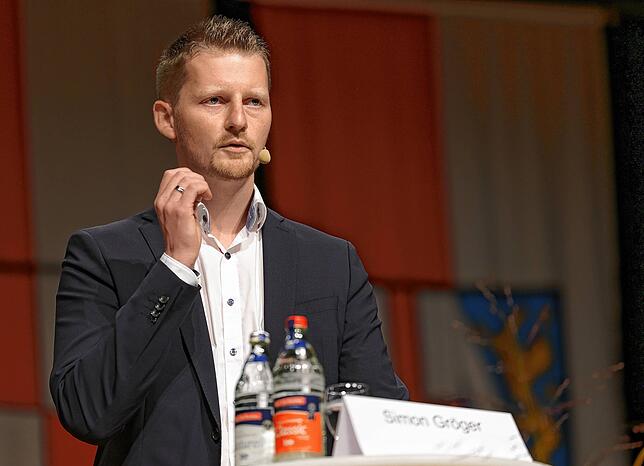 Verspricht neuen Wind: Nicht nur im Rathaus möchte Herausforderer Simon Gröger einen neuen Umgang etablieren.