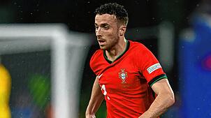 Diogo Jota beim EM-Spiel Portugal gegen Tschechien 2024. Liverpools Fußballprofi ist bei einem Autounfall ums Leben gekommen.