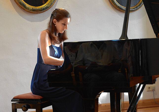 Musste etliche Auftritte absagen: die Pianistin Elisa Ringendahl &ndash; hier bei einem Konzert im Rittersaal des Bischofschlosses.
