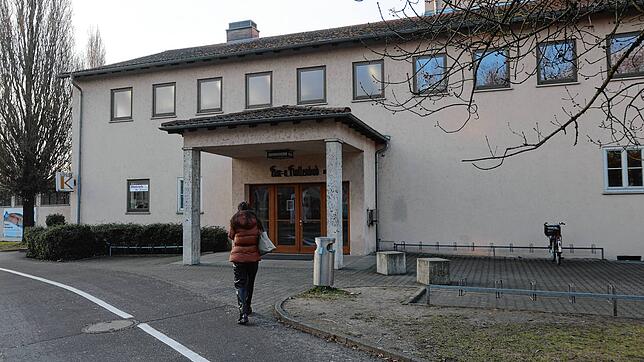 Was genau im Hallenbad am Seerhein geschah, als im September 2023 ein Siebenjähriger ertrank, soll die bevorstehende Gerichtsverhandlung ...