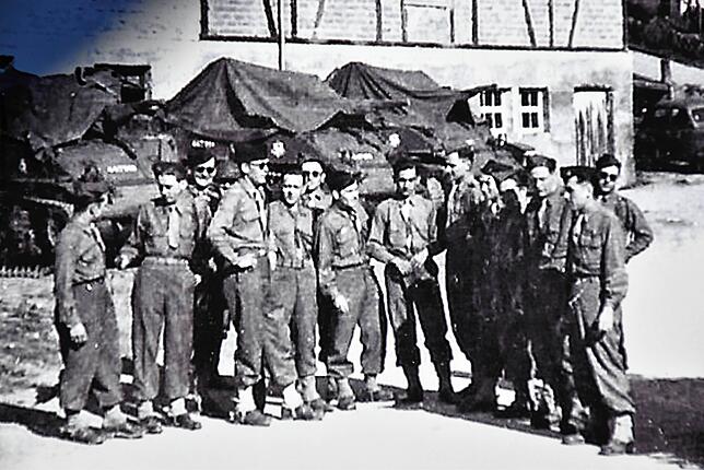 Selbst noch ein kleiner Bub, erinnert sich Günter Roth noch gut an die Zeit der Besatzung nach 1945 als direkt vor dem Haus der Familie ...