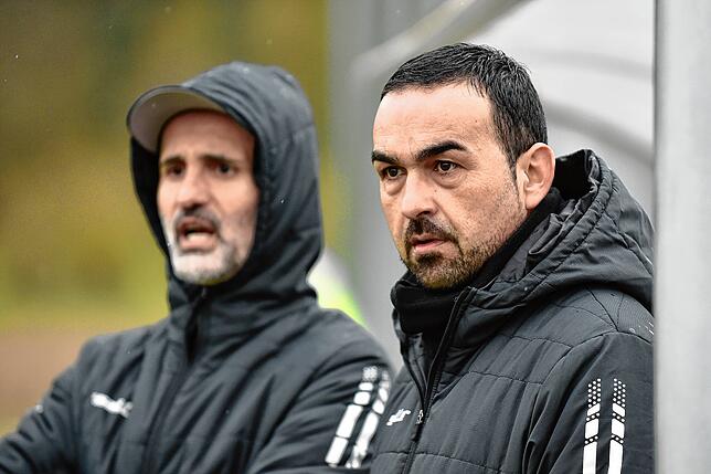 Zuversicht: Das Trainer-Duo des FC Tiengen 08, Erkan Kanli (links) und Edin Muhovic ist guter Dingen für das Heimspiel gegen die U23 des ...