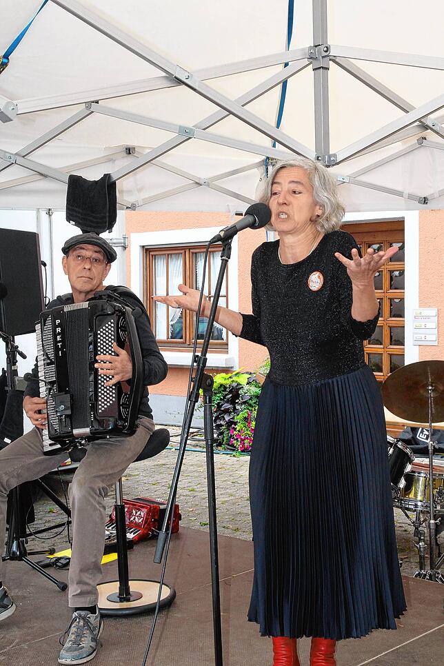 Bild 2: Straßenmusiksonntag in Bräunlingen von Beginn an gut besucht