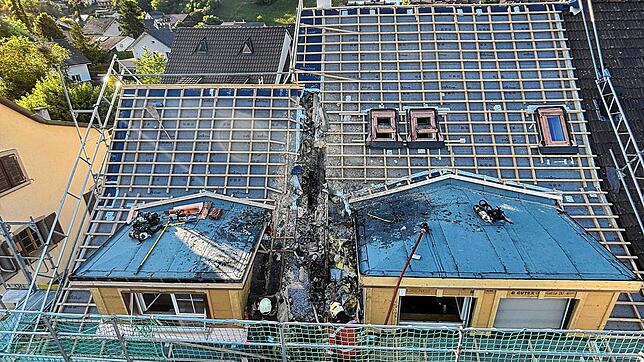 Ein Mehrfamilienhaus in Ziefen im Kanton Basel-Landschaft brennt am Freitagabend, 23. Mai. Glücklicherweise wird niemand verletzt. Die ...