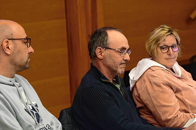 Die Freien Wähler – im Bild (von links) Hermann Dikreiter, Hubert Langenstein, Regine Hoff – bringen eine Liste mit Sperrvermerken in ...