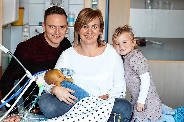 Wenige Tage vor dem Tod von Ludwig entstand in der Uniklinik Erlangen diese Aufnahme von Familie Kaiser. Es war einer der wenigen ...