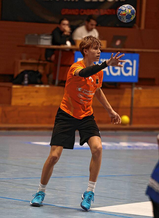 Talent entdeckt: Nach seinen ersten Handballjahren trug Julian Steinert bis dato das Trikot der Kadetten Schaffhausen und ist bereits ...