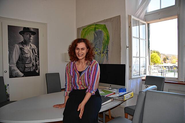 Anna Blank hat das Büro mit Seeblick von Kiki Bartsch übernommen.