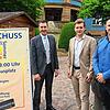 Vor dem Rathaus laufen die letzten Vorbereitungen für den Donauquell-Sommer. Beim Startschuss dabei sind dann auch Oberbürgermeister ...