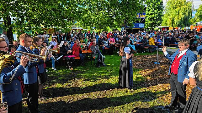 Bild 11: Die schönsten Bilder von der Eröffnung des 45. Salemer Schlossseefest