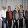 Mit dem Vereinsorden in Gold für 25 Jahre Mitgliedschaft wurden Renate Kästle, Regina Lehmann und Hannelore Oswald (Mitte, von links) ...
