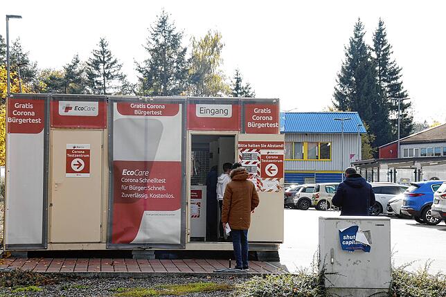 Eco-Care Testzentren, wie das auf dem Lidl-Parkplatz in der Altstadtstraße in Villingen, bieten auch PCR-Tests an.