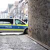 Verstärkte Sicheheitsvorkehrungen am Kinderumzug: Ein Polizeiwagen blockiert die Durchfahrt am Oberen Tor.