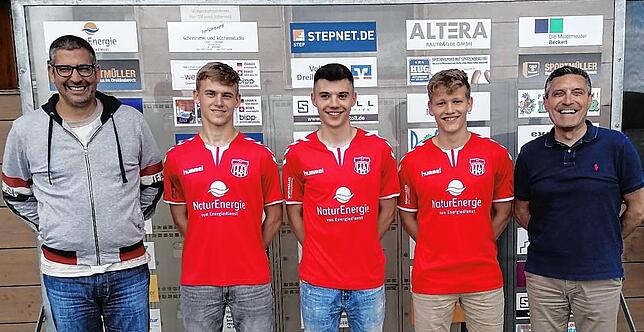 Aufrücker: Cheftrainer Tiziano Di Domenico und sein „Co“ Antonio Ratto (rechts) freuen sich über Nachwuchs aus den eigenen ...