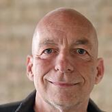 „Ich habe sofort gespürt, welche künstlerische Qualität in den ausgebrannten Räumen steckt“, sagt der Foto- und Videokünstler Markus ...