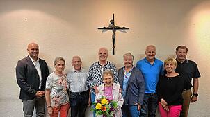 Der neu gewählte Vorstand (von links): Mario Ketterer, Gertrud und Lothar Dilger, Barbara Weis, Helga Schartel, Walter Straub, Karin ...