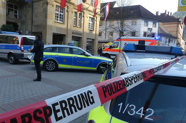 Der Angriff auf den Schramberger Kämmerer am 20. März hatte einen Großeinsatz der Polizei und des Rettungsdienstes ausgelöst.