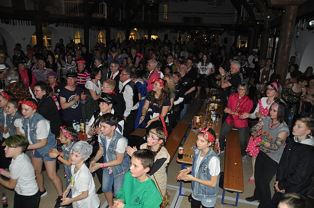 Bild 6: Bilder vom begeisterten Publikum beim Turnerball in Bad Dürrheim