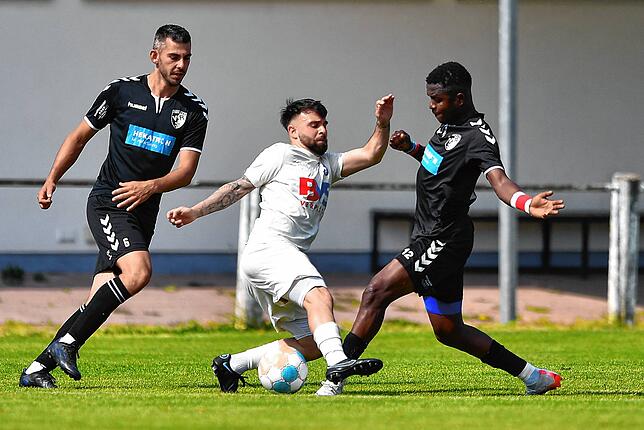 Bild 36: FC Erzingen verliert mit 2:4 bei Spitzenreiter VfR Hausen &ndash; und wir haben Bilder!