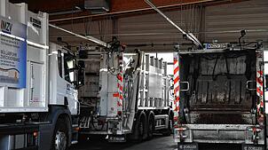 Müllfahrzeuge des MZV: Die Abfuhr wird in diesem Jahr nicht teurer. Das kann sich 2026 ändern.