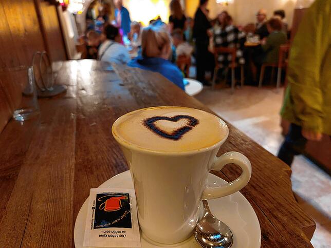 Sehr lecker: Der Cappuccino im inneren des Dolomiti.