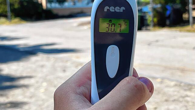 30,7 Grad Celsius am Spielplatz der Bruderhofschule sind einer der tieferen Werte beim SÜDKURIER-Temperaturcheck in Singen.