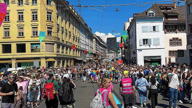 Bild 15: ESC 2025 in Basel: So bunt und laut startet die große Eröffnungsparty in der Innenstadt