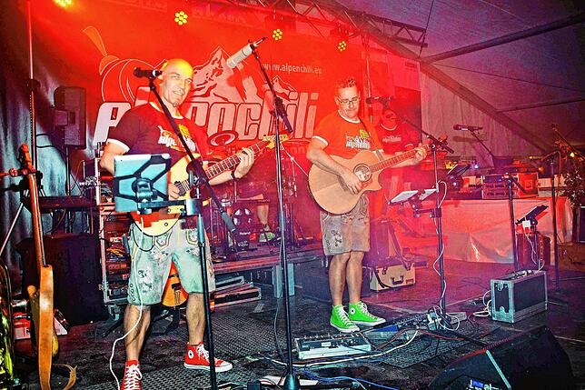 Oktoberfest Gütenbach: Von Freitag, 26. bis Sonntag, 28. September, lädt der FC 04 Gütenbach zum Oktoberfest ins Festzelt ein, mit ...
