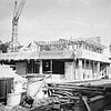 Das Nellenburg-Gymnasium wuchs Anfang der 1970er in die Höhe. Dies ist der Gebäudeteil mit dem Haupteingang und Musiksaal. Das Bild ist ...
